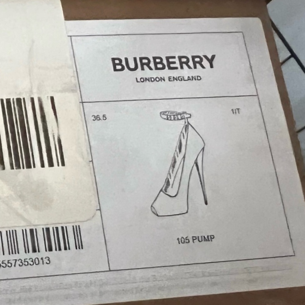 Burberry pumps